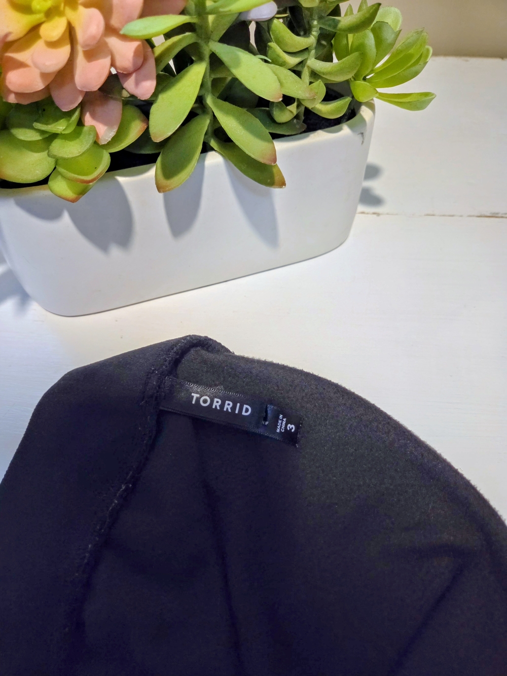 Torrid Size 3 Black Velvet Ruffle Leggings - Picture 4 of 5